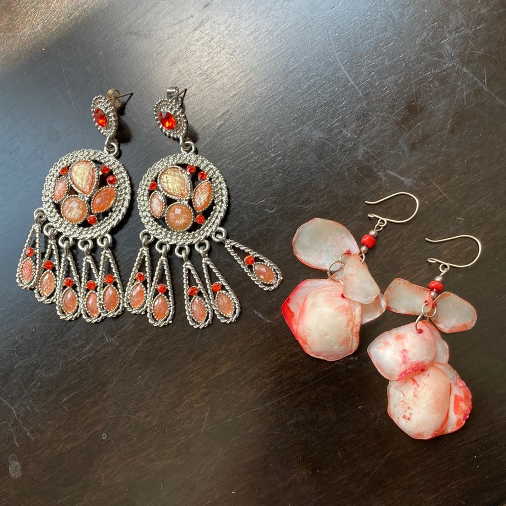 Bundle of 2 pairs costume chandelier statement earrings peach & orange seashell